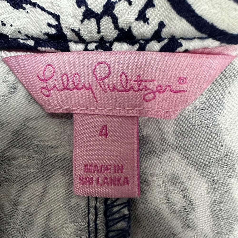 Lilly Pulitzer Kelly Shorts Size 4  Bright Navy Pineapple Party Coastal Beach - Picture 8 of 10
